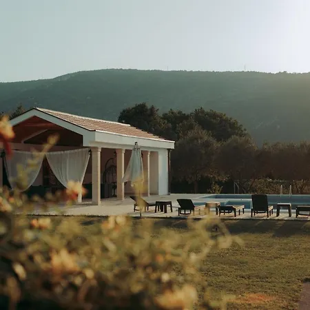 Paraiso Villa *